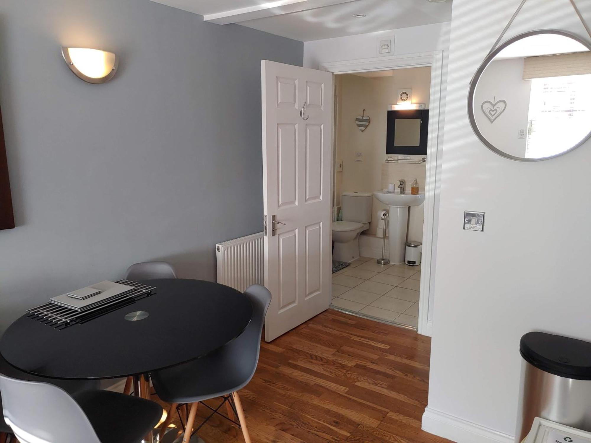 The Bath House Apartments - Free 1St Breakfast - Free Parking Eksteriør bilde