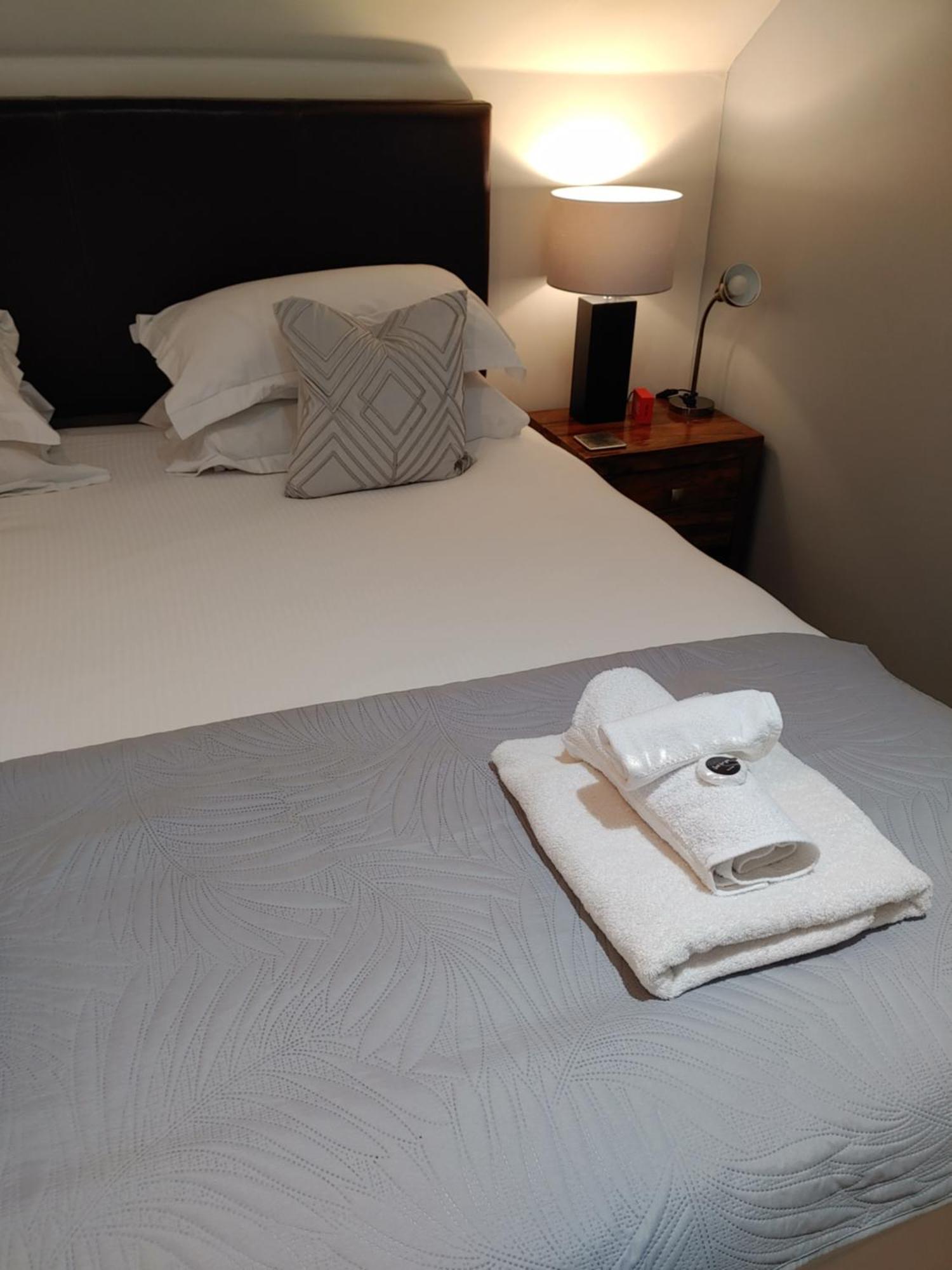 The Bath House Apartments - Free 1St Breakfast - Free Parking Eksteriør bilde
